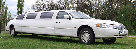Lincoln Town Car 120 Inch White